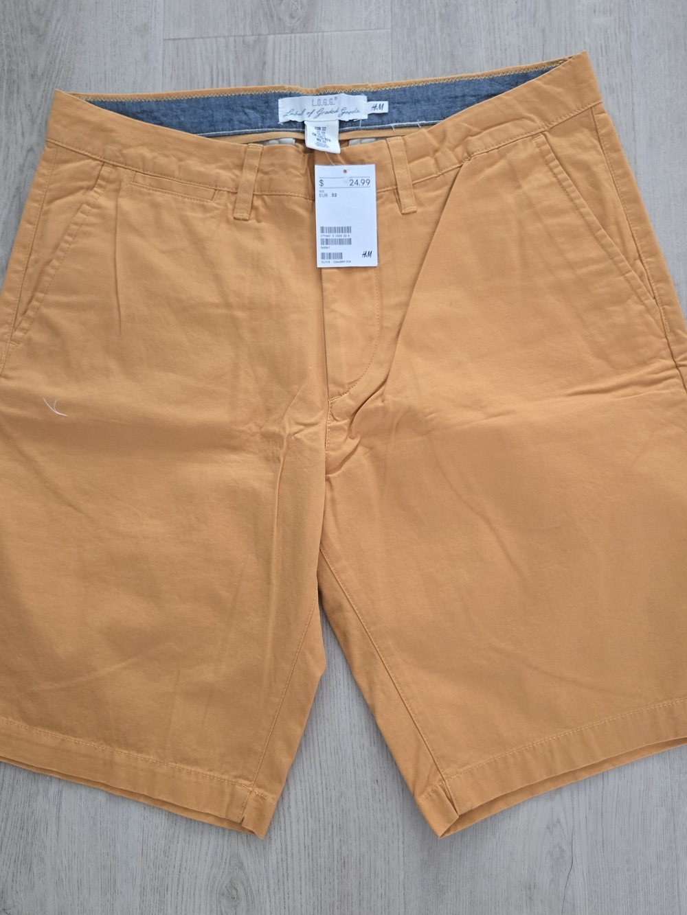 H&M Men’s Tangerine Flat Front Shorts
